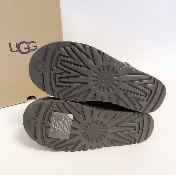 NWT UGG CLASSIC MINI STUD II BOOTS - Picture 9 of 10